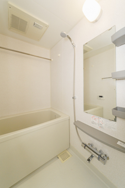 バス・シャワールーム　※写真は同タイプ住戸です。