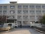 小学校　高槻市立芝生小学校（小学校）まで321m