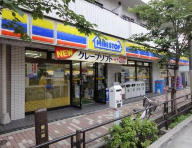 コンビニ　ミニストップ入谷2丁目店（コンビニ）まで38m