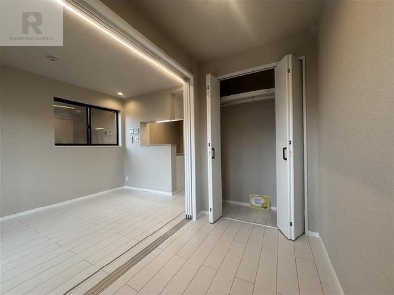 St.Residence南津の辺の居間写真