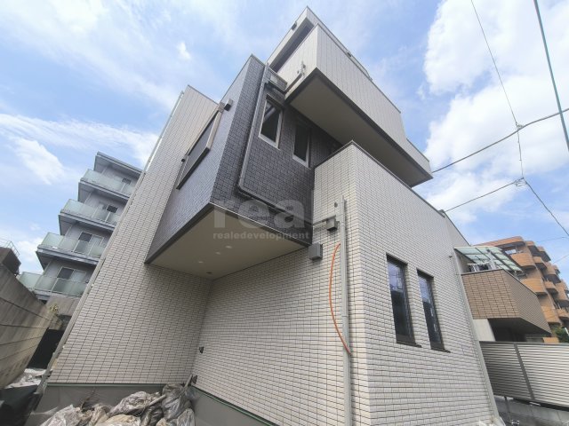 西武新宿線 東伏見駅 徒歩13分 築1年