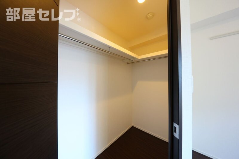 収納　２０２号室写真