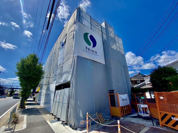 建物外観　建築中