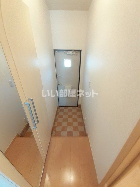 アクティフ長府IIの玄関写真