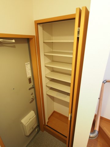 収納　シューズボックス