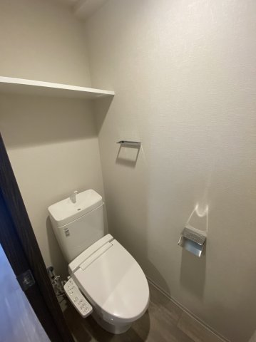 ＪＲ東西線 北新地駅 徒歩7分 13階建 築2年のトイレ写真