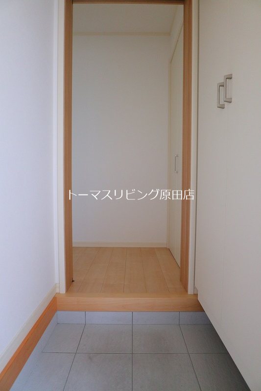 玄関　101号室写真