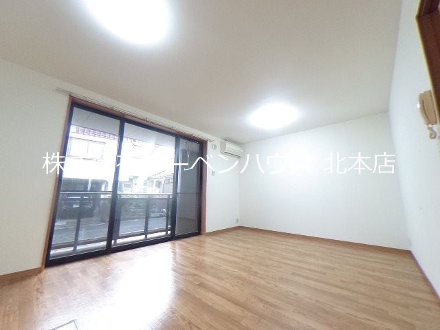 居室・リビング　同物件別部屋参考写真