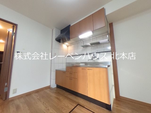 キッチン　同物件別部屋参考写真