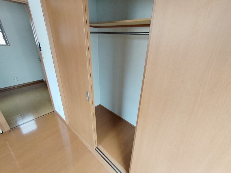 収納　クロゼットあるのでお洋服等の収納に便利♪