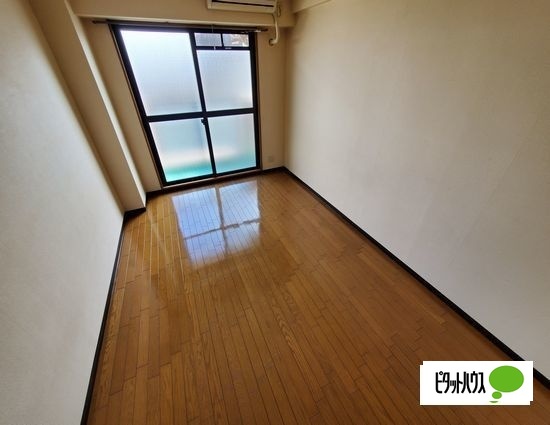 ＪＲ山陽本線 西明石駅 徒歩8分 4階建 築31年の居間写真
