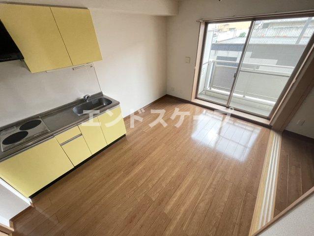 ＪＲ両毛線 前橋駅 徒歩8分 5階建 築15年の居間写真