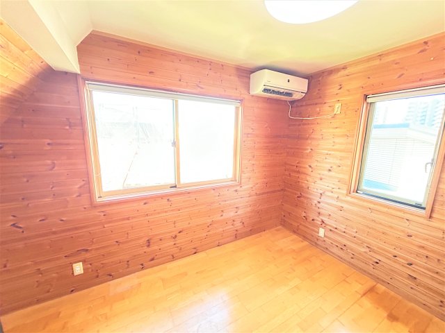 立川市高松町1丁目戸建の居間写真
