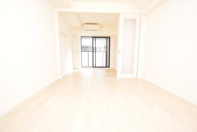 アーバネックス江坂広芝の居間写真