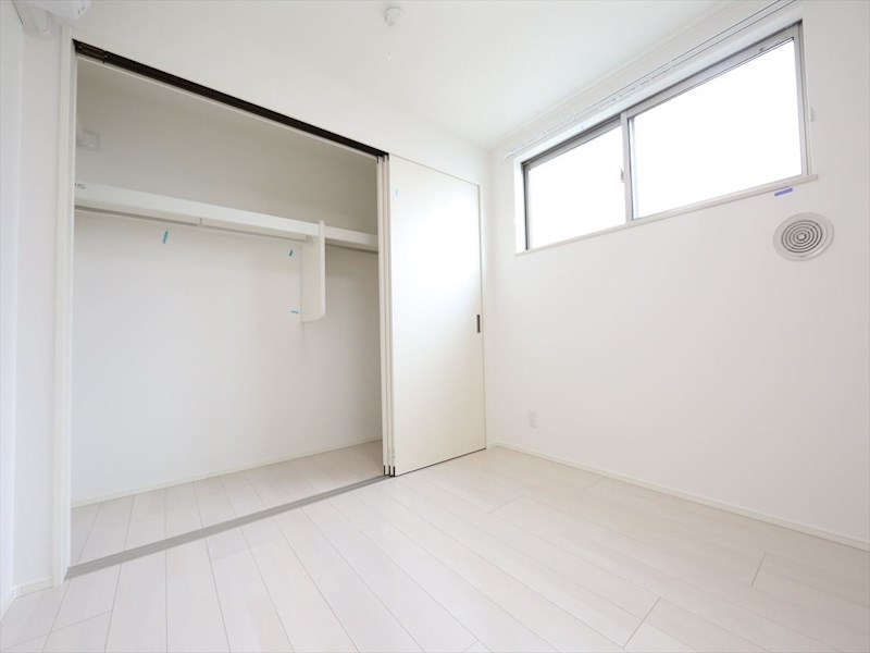 その他部屋・スペース　洋室4.8帖　ＬＤＫ8帖と繋げても仕切っても使えます