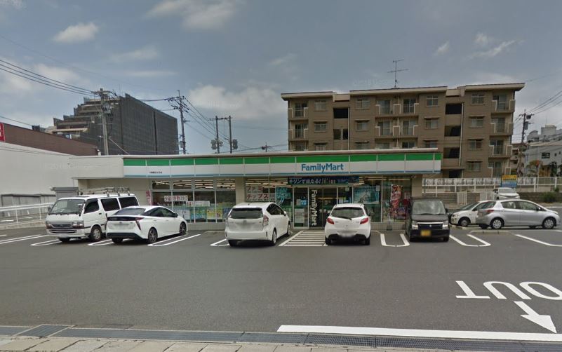 コンビニ　ファミリーマート小倉朝日ヶ丘店（コンビニ）まで204m