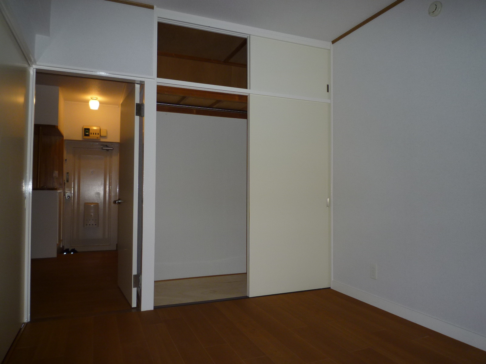 収納　東側洋室の収納です。