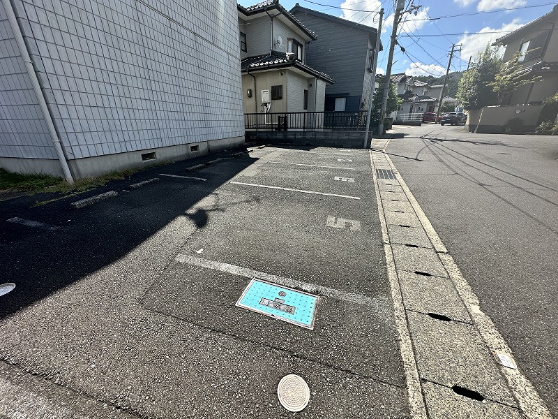 【ブランシェ下森Ａの駐車場】