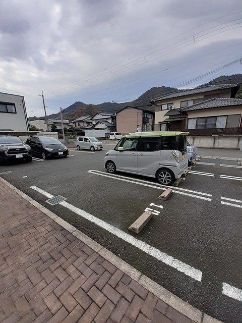 【フレイム Ｂの駐車場】