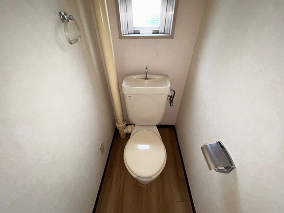 トイレ　※別号室の写真です