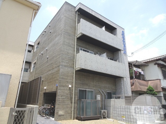 堺市北区北花田町のマンションの建物外観