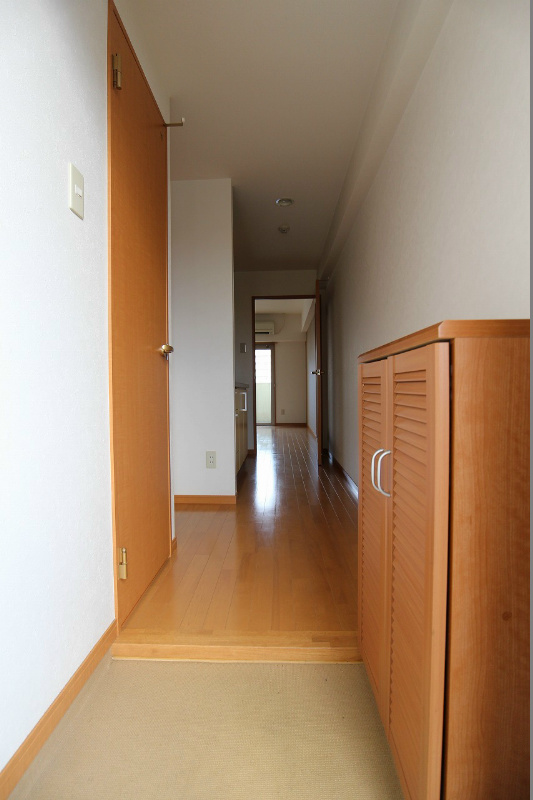 玄関　シューズボックス付きです。