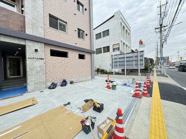 【エムズハウス鳴海の駐車場】