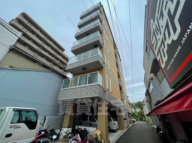 大阪市天王寺区下寺町のマンションの建物外観