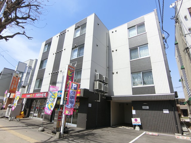 札幌市厚別区厚別中央一条のマンションの建物外観