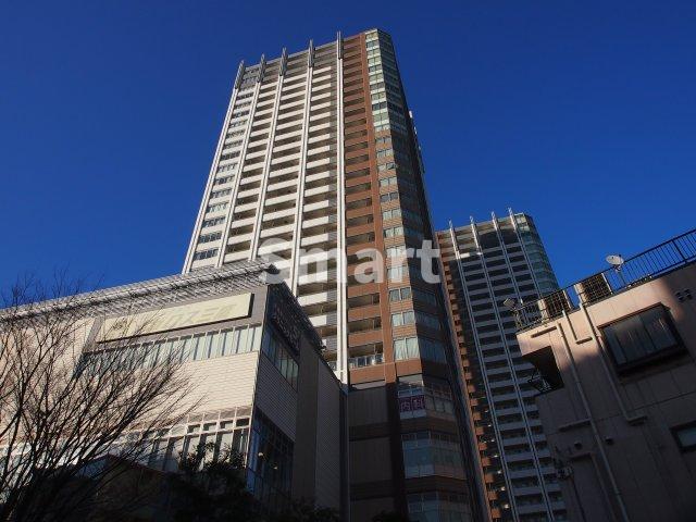 武蔵野タワーズスカイゲートタワーの建物外観