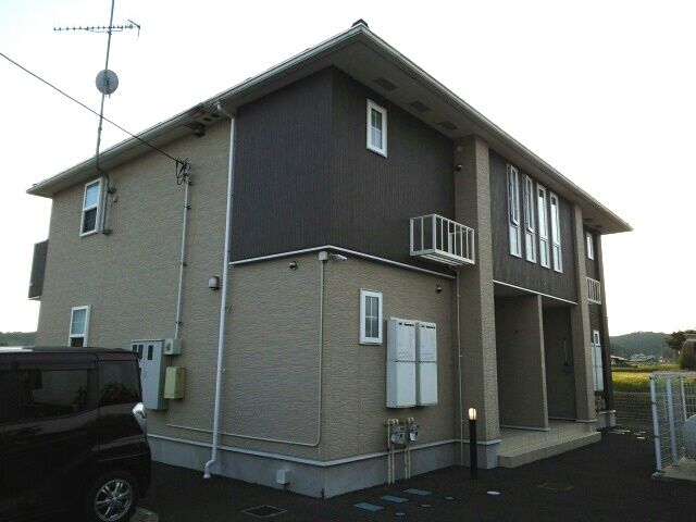 那須郡那珂川町小川のアパートの建物外観