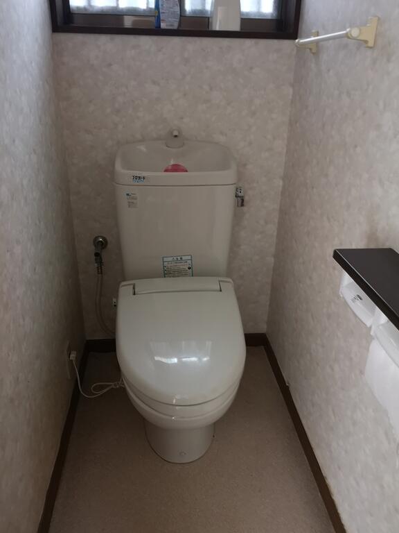 村上貸家のトイレ写真