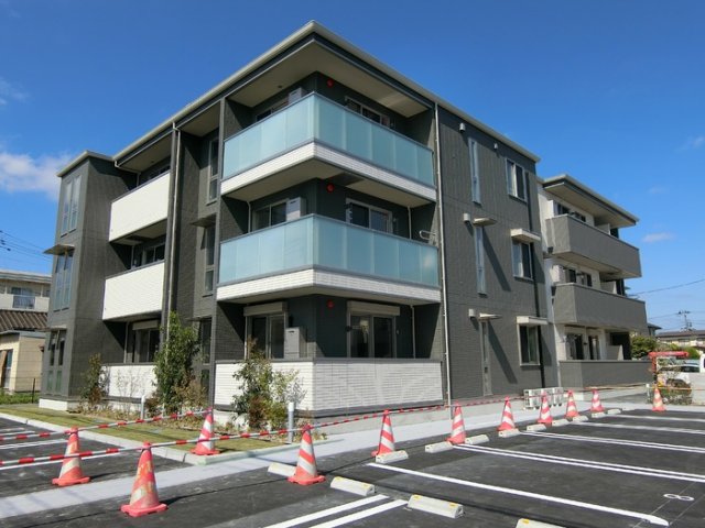 仙台市若林区六十人町のアパートの建物外観