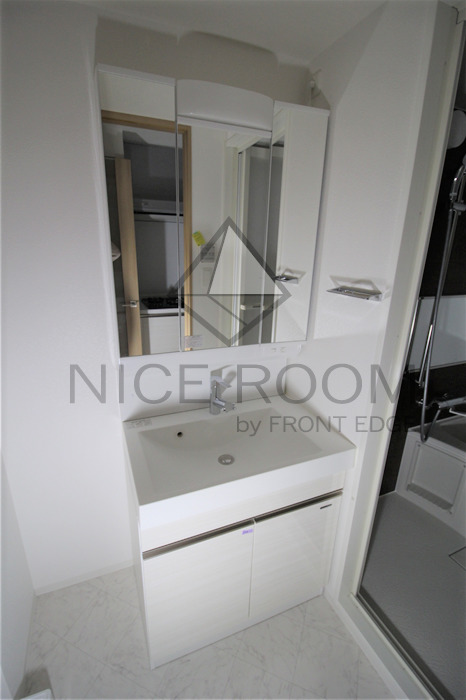 洗面設備　レオンコンフォート本町クレセント　独立洗面台