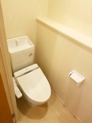 トイレ　温水洗浄便座