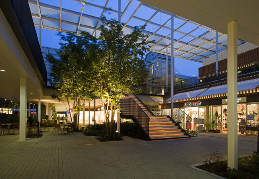 ショッピングセンター　若葉ケヤキモール（ショッピングセンター）まで185m