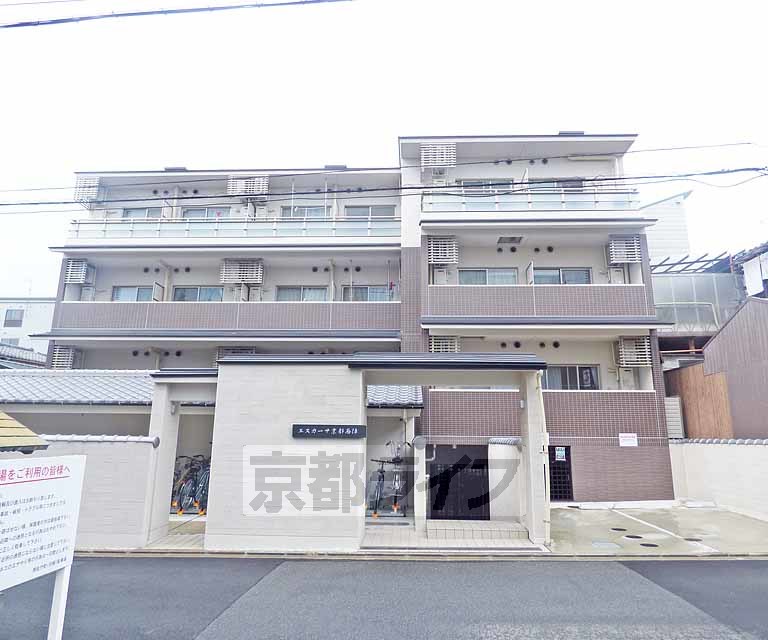 京都市上京区南佐竹町のマンションの建物外観