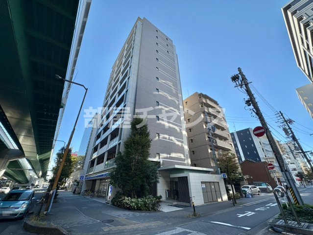 名古屋市東区泉のマンションの建物外観