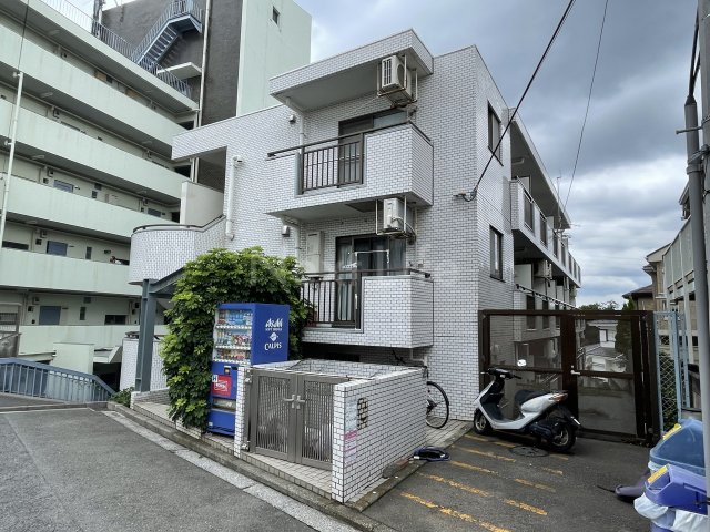 横浜市港北区篠原台町のマンションの建物外観