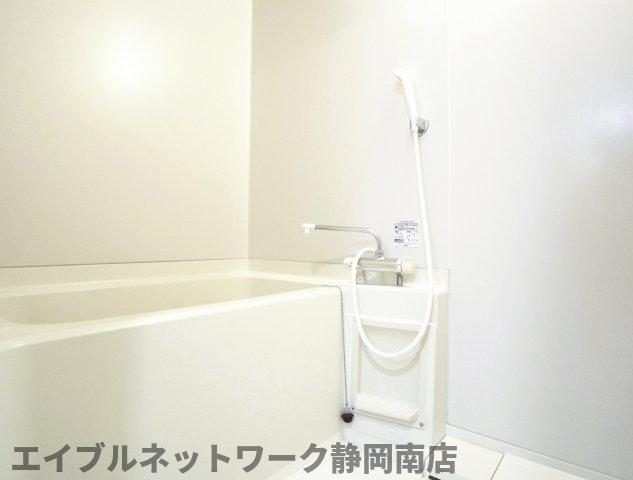 バス・シャワールーム　日々の疲れを癒すお風呂付です