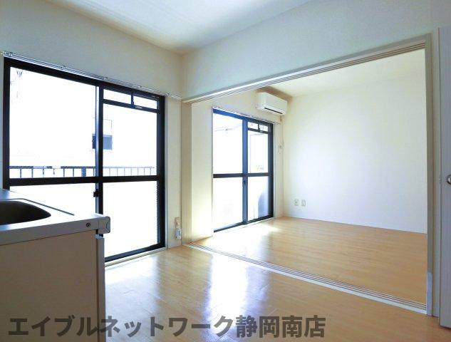 その他部屋・スペース　明るい色調の室内です