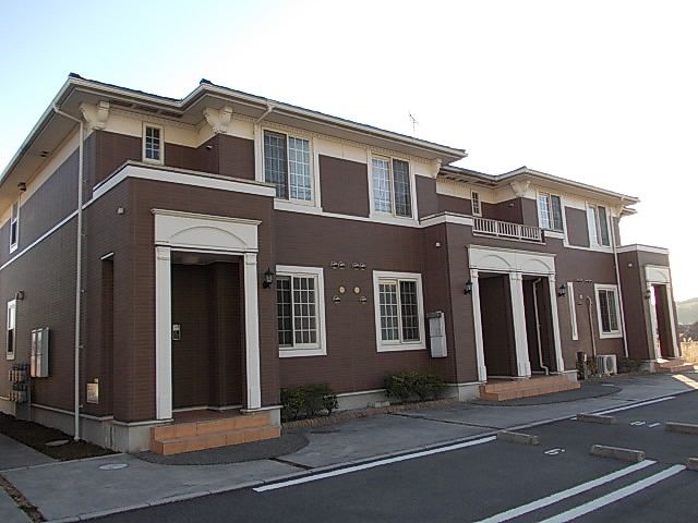 山陽小野田市桜のアパートの建物外観