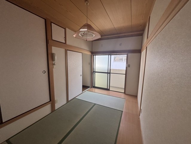 大開通5丁目戸建の内装写真