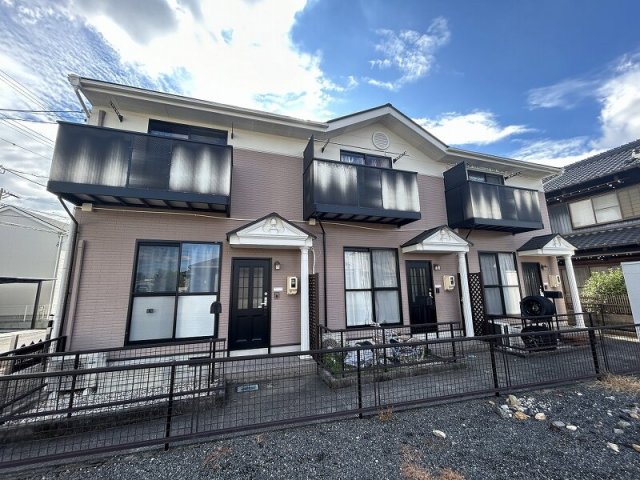 ＤＵＰＬＥＸ 国王７５１の建物外観