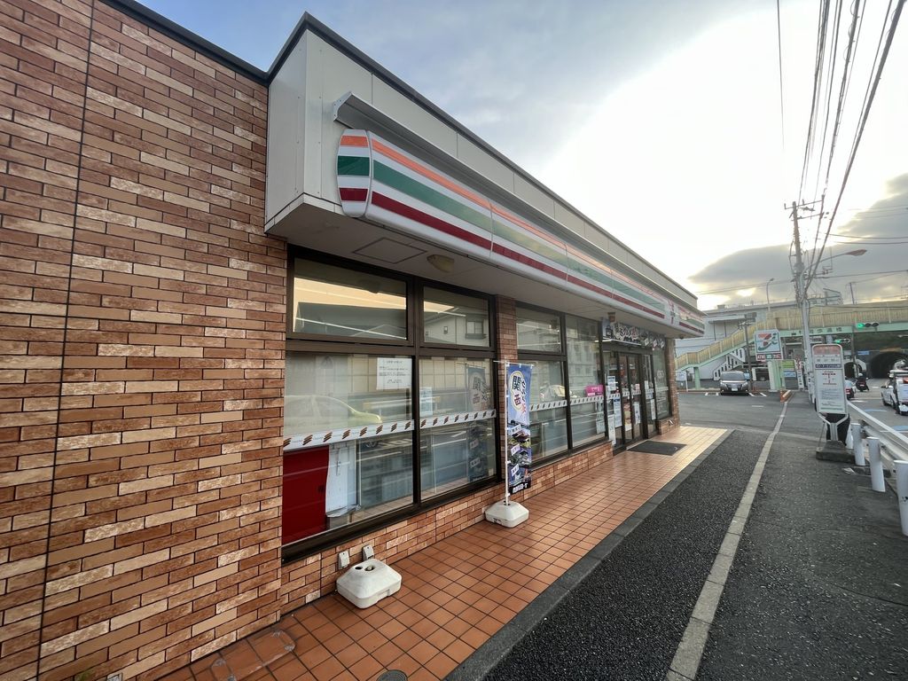 コンビニ　セブンイレブン藤沢弥勒寺2丁目店（コンビニ）まで340m