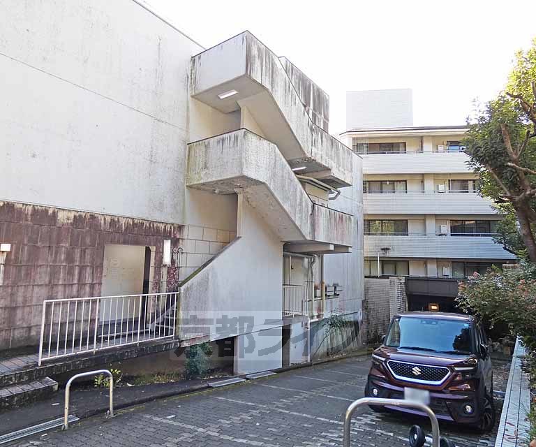 リアライズ衣笠の建物外観