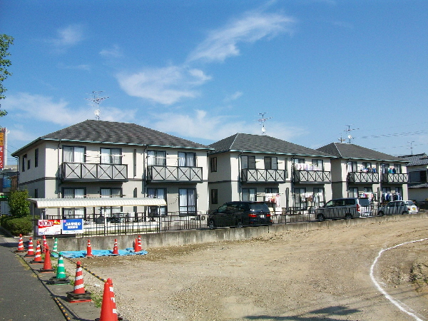 北名古屋市六ツ師のアパートの建物外観