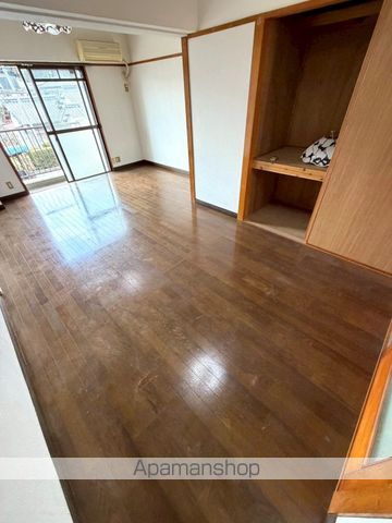 後藤マンションの居間写真