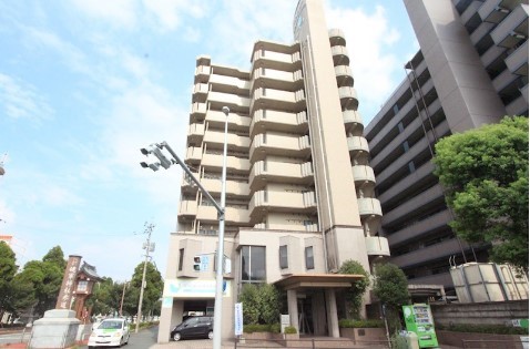 【熊本市東区健軍のマンションの建物外観】