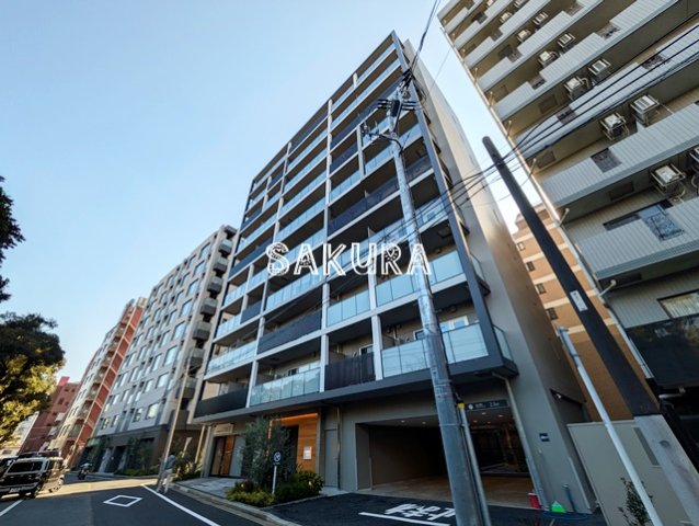 【横浜市神奈川区反町のマンションの建物外観】